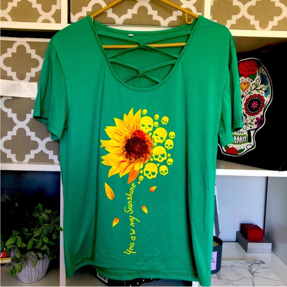 You Are My Sunshine  & Skull Inspirational Graphic Tee Women Medium Kelly green